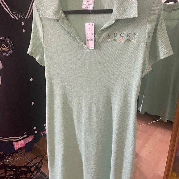 Women's St. Patrick's Day Lucky Icons
Short Sleeve Graphic Polo Dress - Picture 6 of 7